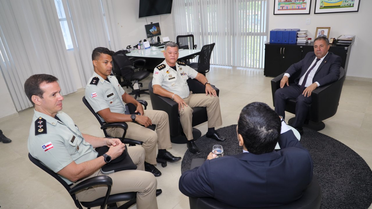 Procurador-geral de Justiça recebe Comando da Polícia Militar da Bahia para apresentar o projeto ‘O Preço do Crime’