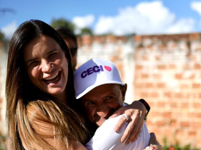 Enquanto levantam dúvidas nos bastidores, Ceci fortalece seu nome nas ruas e perto das pessoas