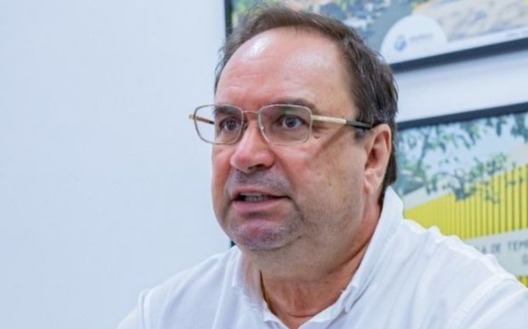 Prefeito assina ordem de serviço para pavimentação de ruas do bairro Canafístula e inaugura 4° trecho da Ciclovia do Trabalhador