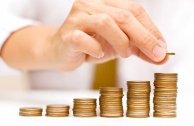 Juros pagos por famílias e empresas subiram 17% em 2024, enquanto renda anual das famílias avançou apenas 3,2%