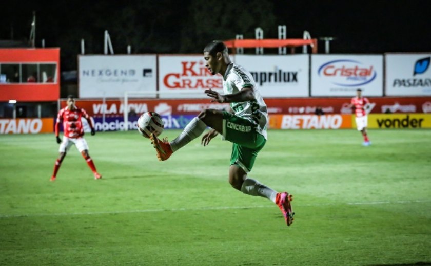 Com boas atuações dos goleiros, Vila Nova e Chapecoense empatam pela Série B