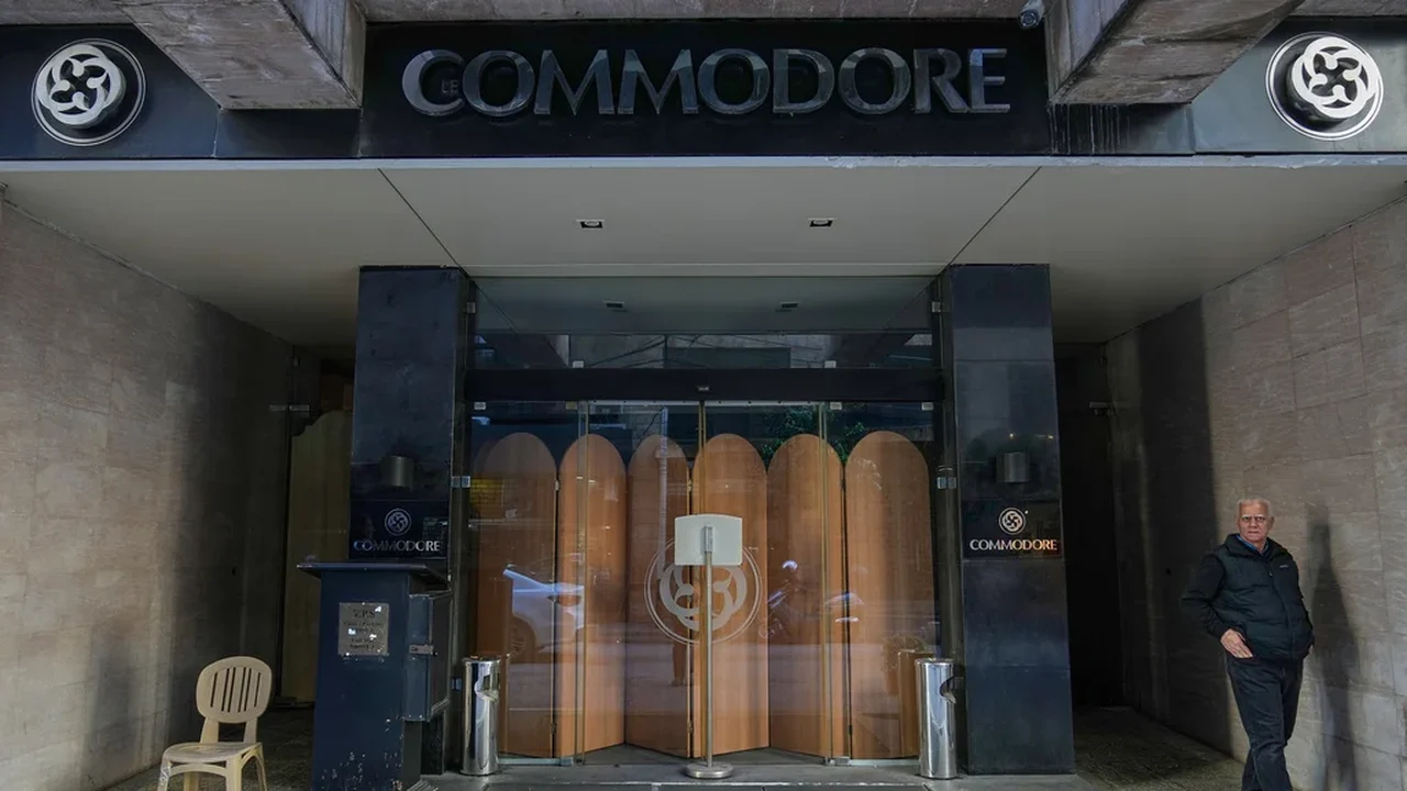 Hotel Commodore de Beirute, um refúgio para jornalistas durante a guerra civil libanesa, fecha as portas