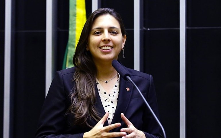 Natália Bonavides vai recorrer ao Judiciário por direito de resposta a Ratinho