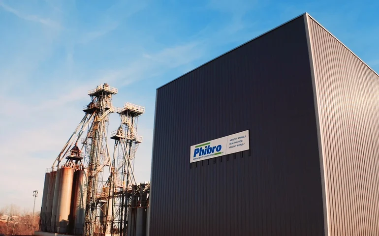Lucro da Phibro cai 93% no 4º trimestre fiscal, para US$ 800 mil