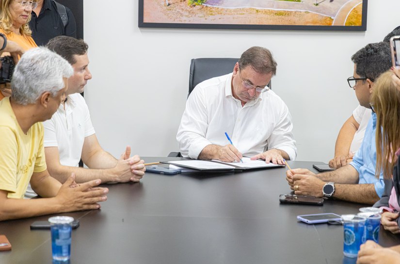 Prefeito Luciano anuncia creche e pavimentação de 10 km de vias no bairro Zélia Barbosa Rocha