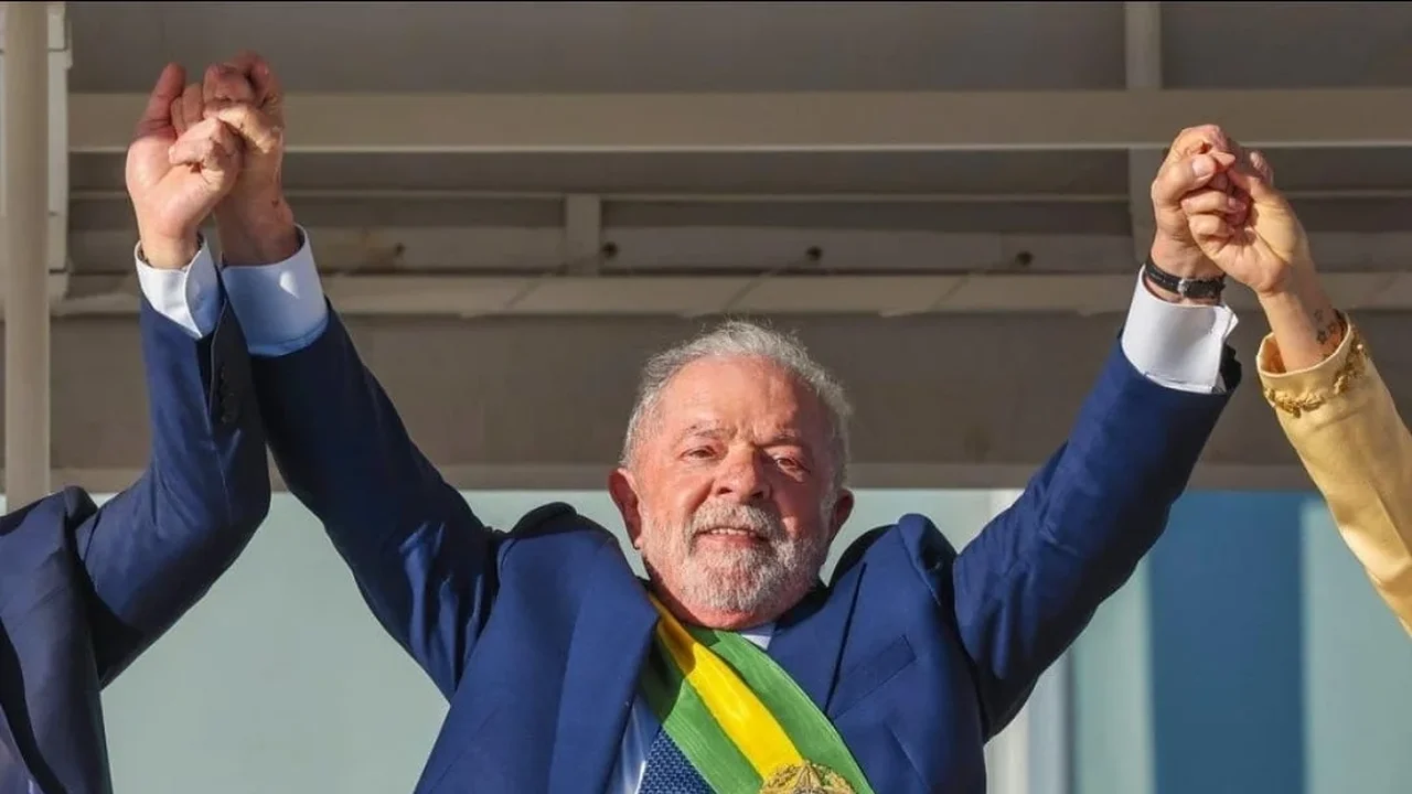 Lula deve convidar Trump e Milei para posse apesar de tensão com EUA e Argentina
