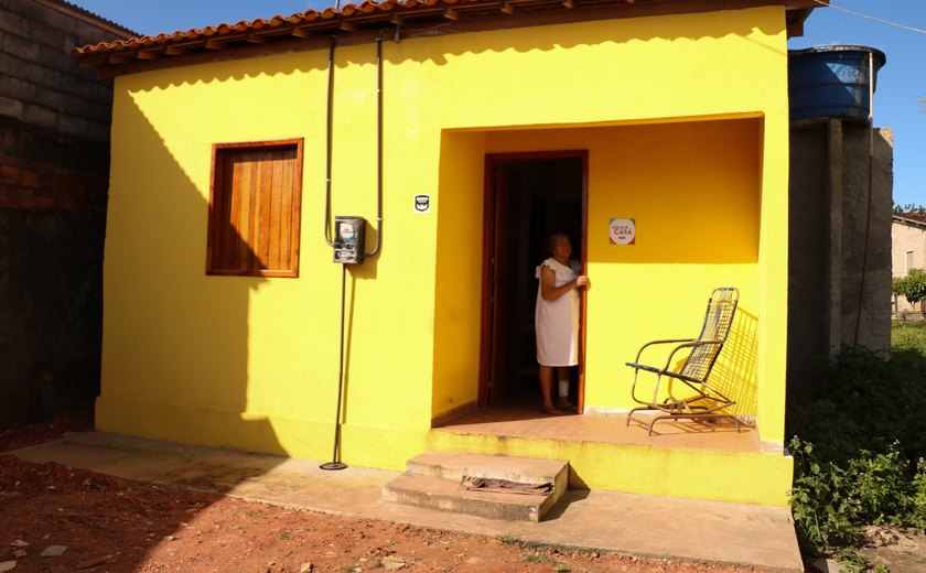 Seinfra faz visita para conhecer nova realidade dos moradores beneficiados pelo Programa Vida Nova na Sua Casa