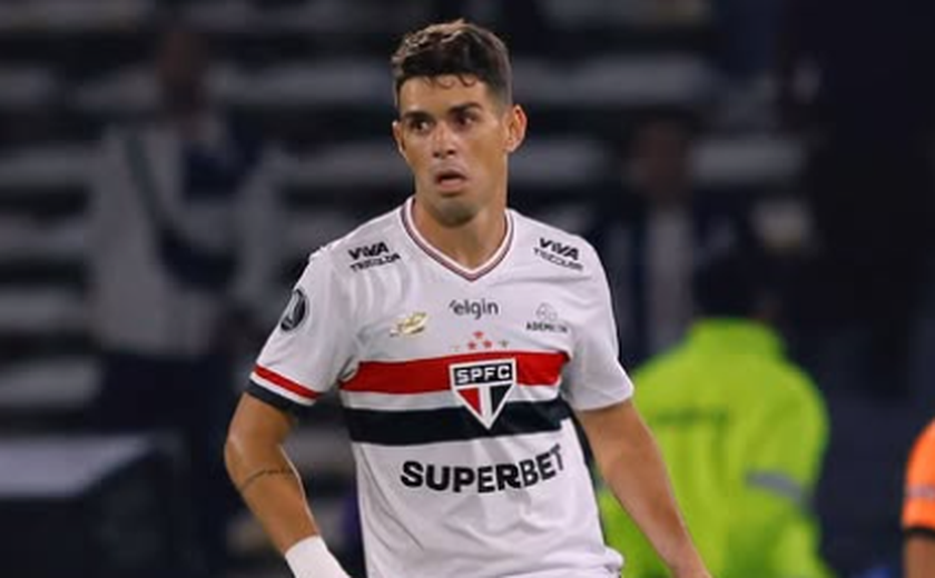 Oscar, recuperado de lesão, treina e é opção para reforçar São Paulo contra o Palmeiras