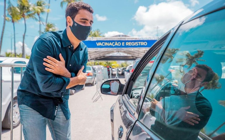 Maceió vacina mais que a média de Alagoas e do Brasil