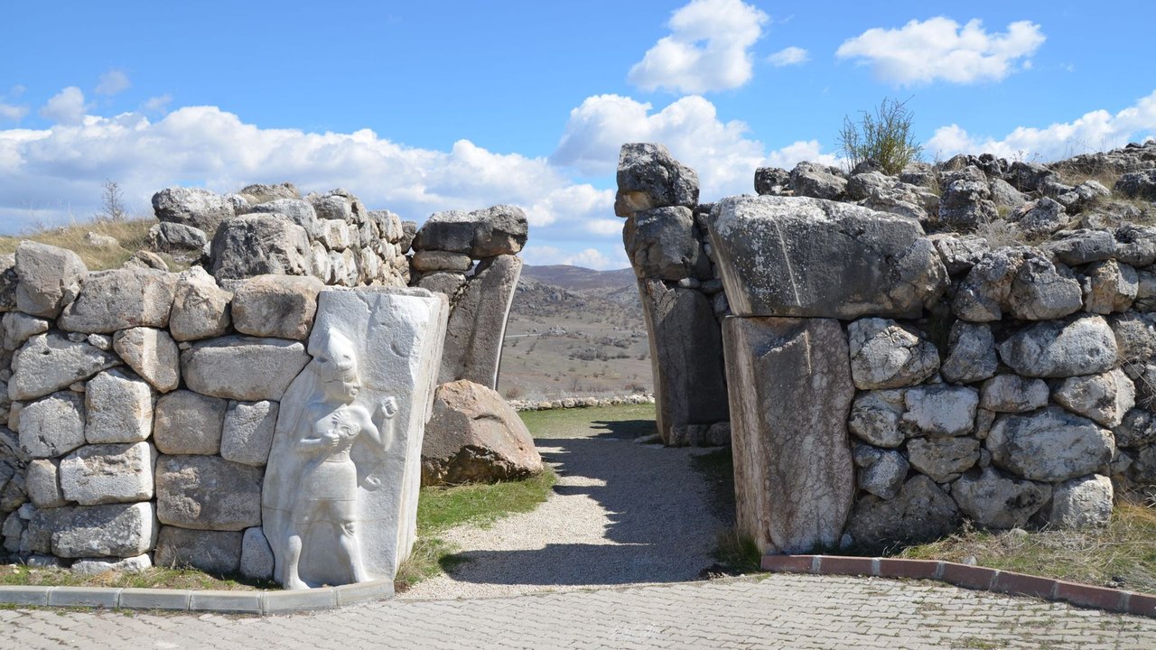 Descobrem na Turquia tabuletas cuneiformes hititas que registram epidemia de febre e logística militar