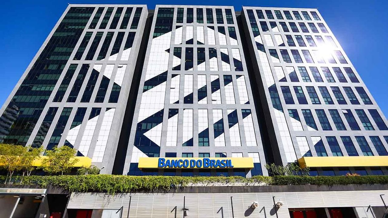 BB tem lucro de R$ 11,2 bi no primeiro semestre, queda de 40,7%