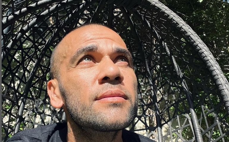 Condenado por estupro, Daniel Alves não poderá se aproximar da vítima por 9 anos e meio; veja detalhes da sentença