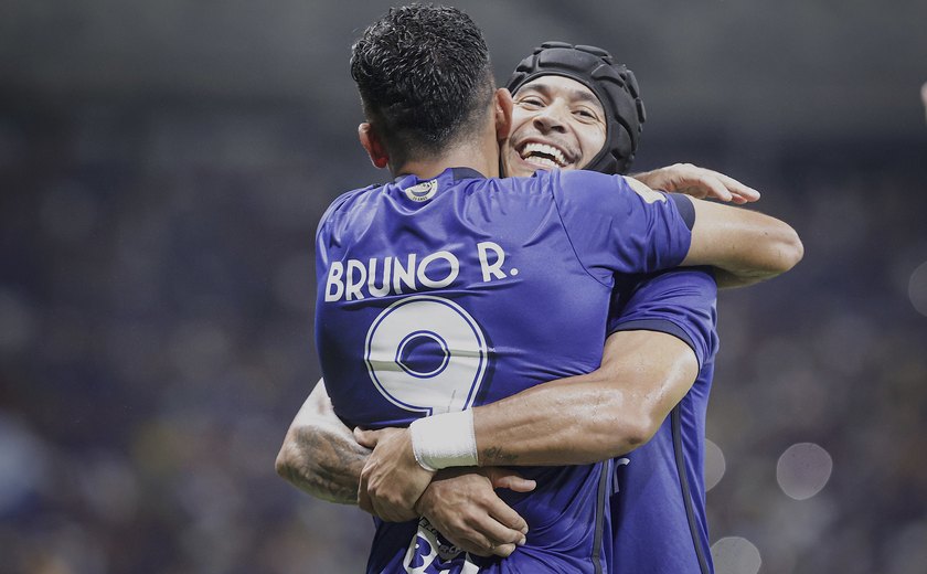 Cruzeiro faz 3 a 0 no Bahia e se distancia da zona de rebaixamento do Brasileirão