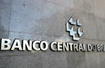 Banco Central e Receita Federal são autorizados a realizar concursos