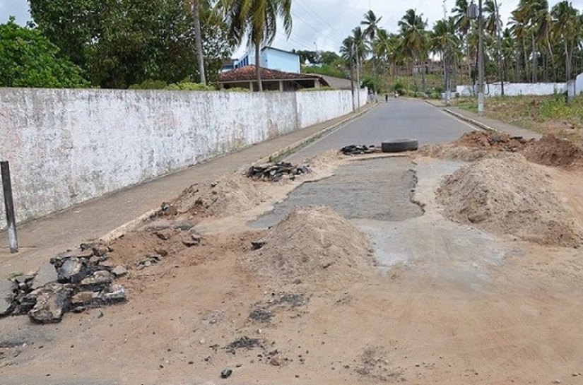 Tubulações de água recebem reparo na zona urbana de Coruripe