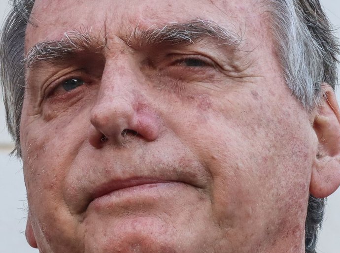 Jair Bolsonaro é condenado a indenizar jornalistas por danos morais