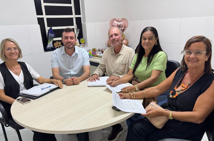 Prefeitura de Anadia concede reajuste acima do piso nacional aos professores e demais profissionais da educação