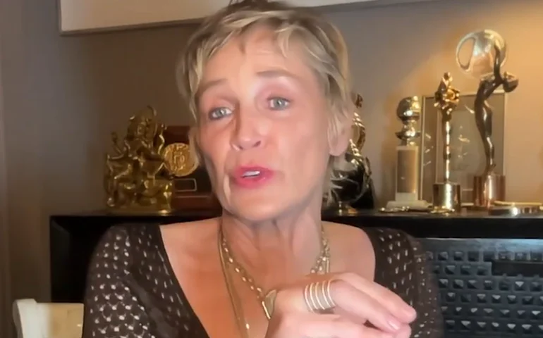 Sharon Stone mostra olho roxo durante férias na Turquia: 'Tem sido difícil'