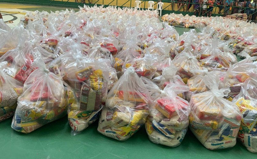 Prefeitura de Traipu distribui mais de 900 kits de merenda escolar para alunos da rede municipal de ensino
