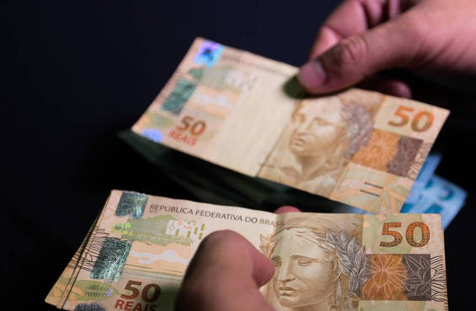 Salário mínimo de R$ 1.320 entra em vigor / Foto: Foto: Marcelo Casal Jr./Agência Brasil