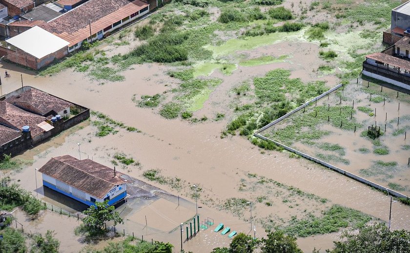 Inmet lança alerta de perigo com chuvas intensas no litoral do NE