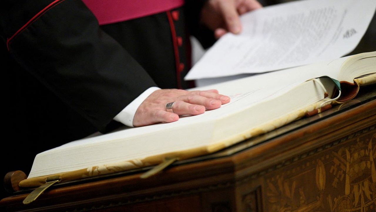 Cardeais entram em reclusão antes do conclave para eleger novo papa