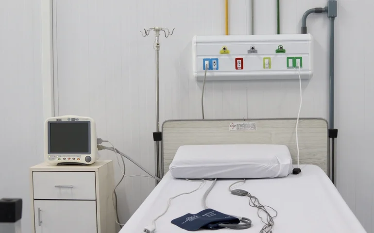 Pneumonia: os 5 famosos que sofreram da infecção neste ano; conheça os sintomas