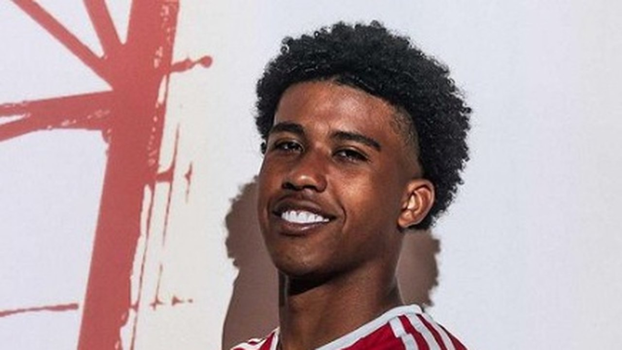 Chelsea anuncia empréstimo de Andrey Santos ao Nottingham Forest por uma temporada