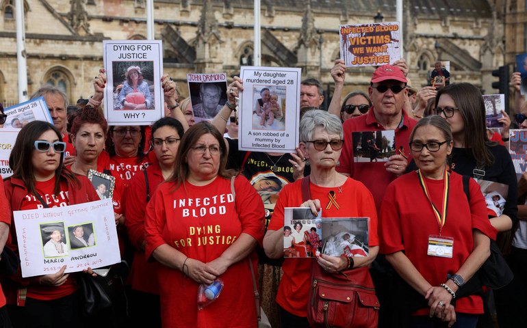 Premier do Reino Unido pede desculpas por infecção de 30 mil pessoas com sangue contaminado: 'Dia da vergonha'