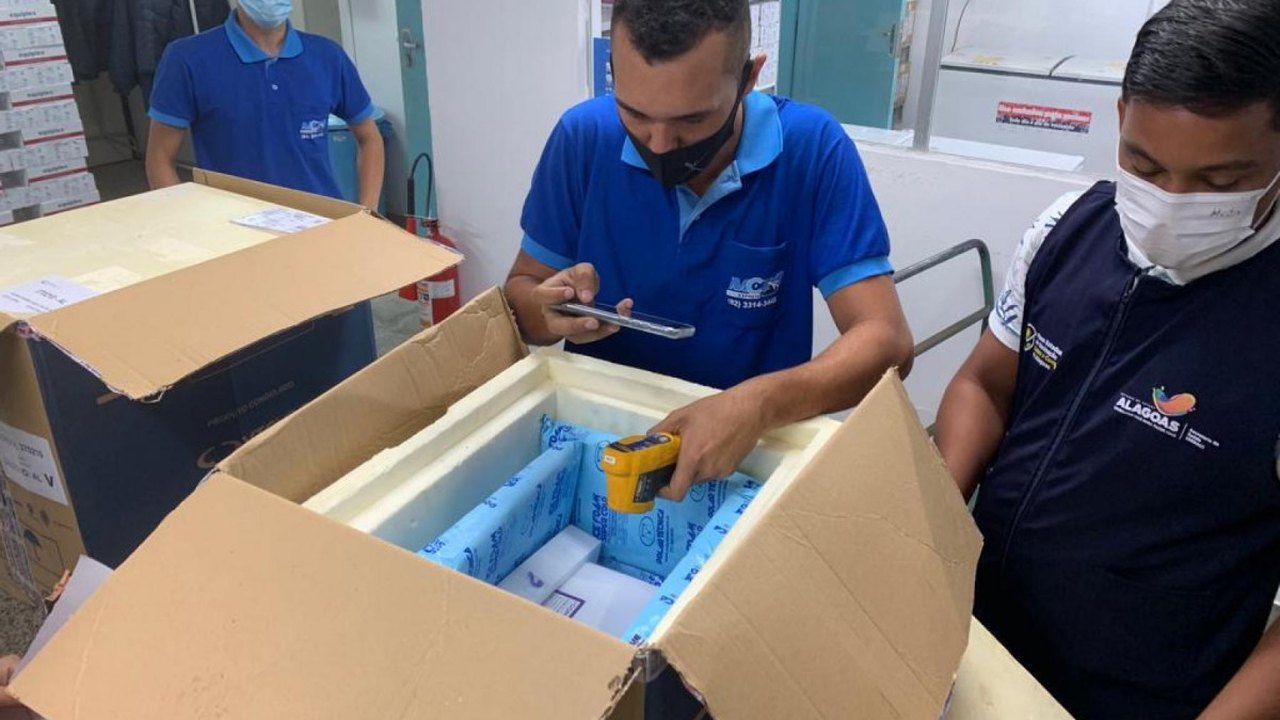 Alagoas recebe mais 10.530 doses da vacina Pfizer nesta quarta-feira (27)