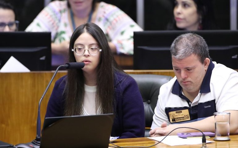 Pessoas com Síndrome de Down vêm à Câmara defender seus direitos e pedem combate ao preconceito