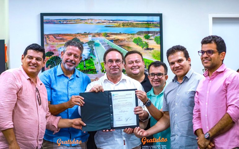 Com apoio de Arthur Lira, prefeito Luciano autoriza pavimentação de mais ruas em Canafístula