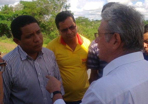 Governador garante apoio aos taxistas durante em encontro