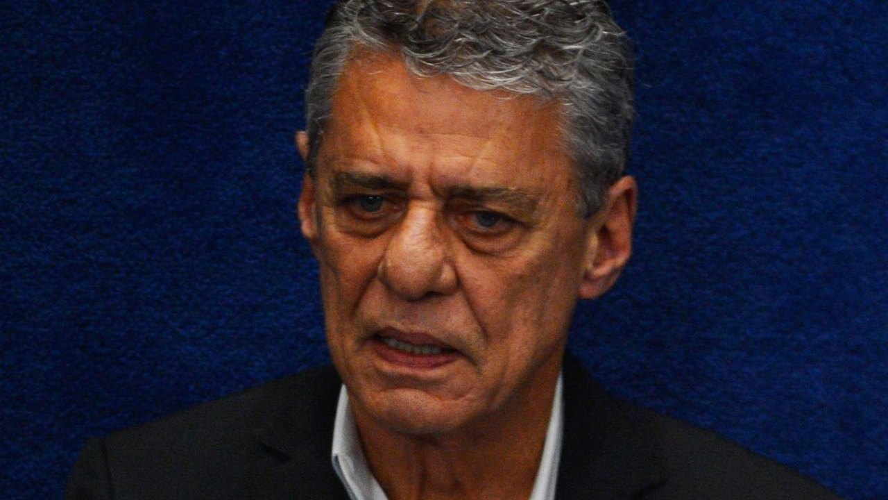 Chico Buarque recebe o Prêmio Camões negado por Bolsonaro