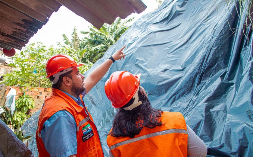 Aplicação de lonas é pausada no período de tempo seco