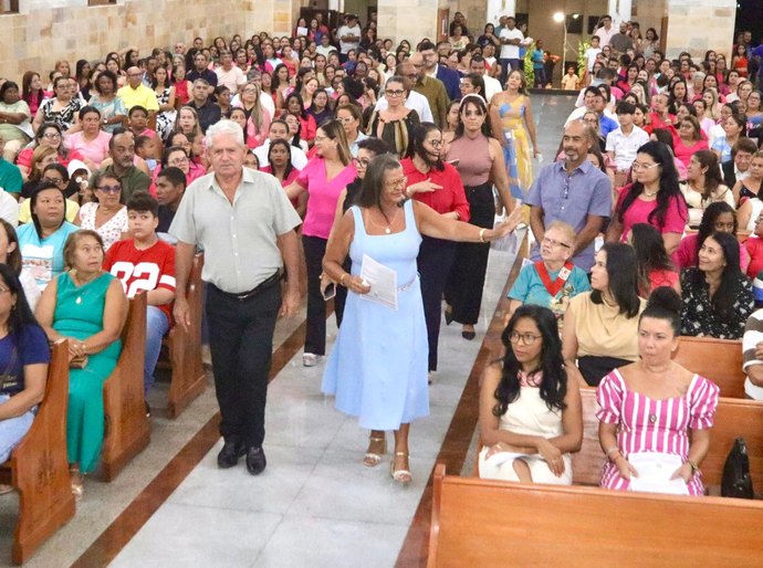 Missa em Ação de Graças pelo Mês da Mulher contou com homenagens e centenas de pessoas na Catedral de Palmeira
