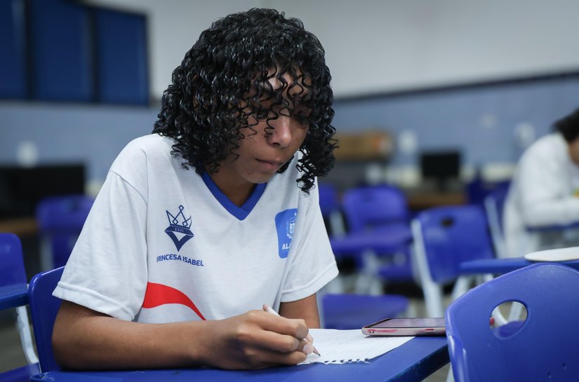 Mais de mil estudantes participam da segunda fase da Olimpíada Alagoana de Matemática