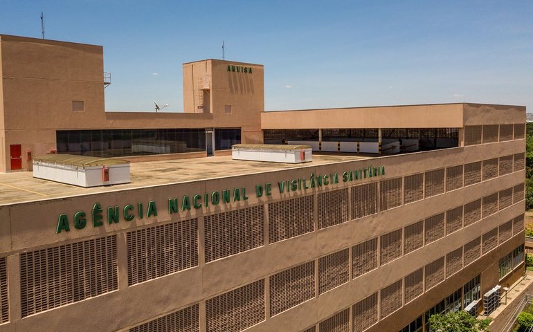 Anvisa proíbe venda de lotes de balas da Dori por risco de Salmonella