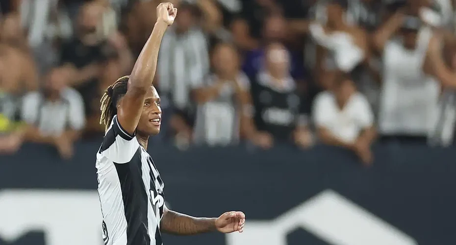 Botafogo supera Nacional e segue vivo na Pré-Libertadores