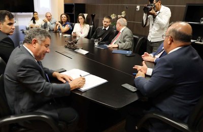 PGJ Márcio Roberto participa da criação de comitê para instituir políticas públicas para pessoas em situação de rua