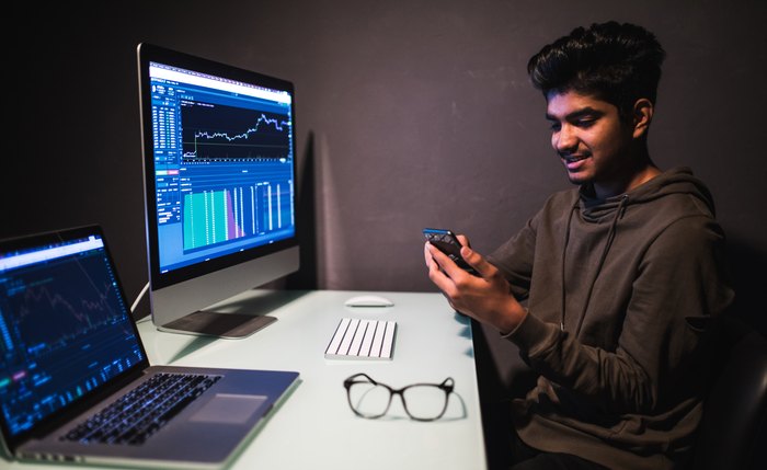 Investidor iniciante: o que avaliar antes de comprar criptomoedas?