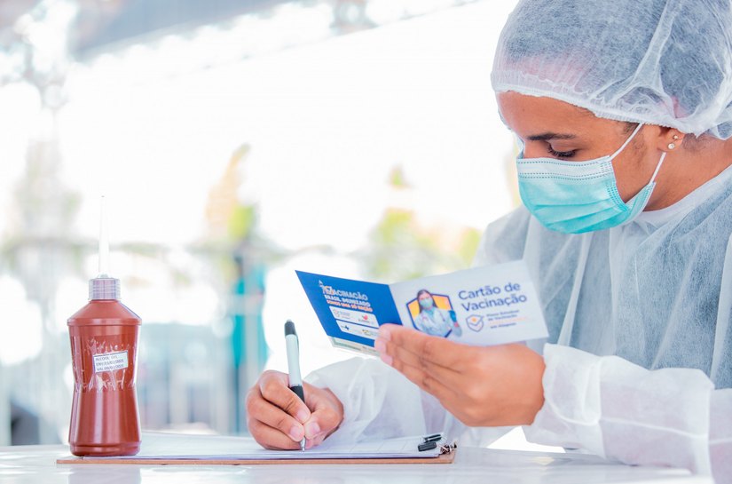 Secretaria de Saúde orienta atualizar o calendário vacinal antes de viajar