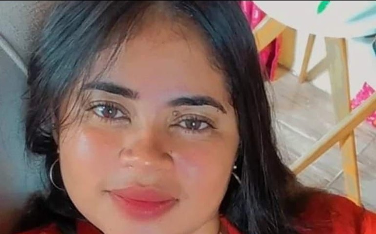 Manicure foi morta a tiros no Centro de Penedo; morte pode ter sido por engano