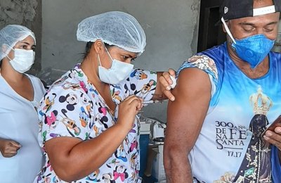 Novembro Azul: Saúde leva ações de prevenção para trabalhadores da construção civil