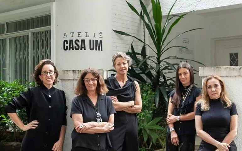 “apesar de” ocupa Ateliê Casa Um em março com exposição que conecta arte contemporânea, potência feminina e permanência como resistência
