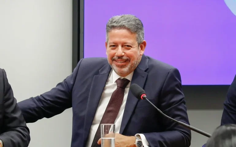 Lira elogia JHC após acordo de R$ 1,7 bilhão entre a Prefeitura de Maceió e Braskem