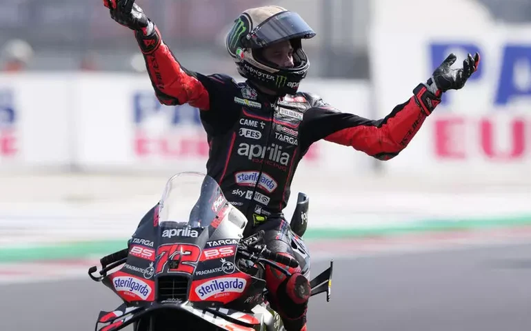 Bezzecchi vence sprint da MotoGP em Misano após queda de Márquez