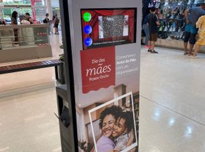 Carrefour Property ativa totens de fotos em galerias para celebrar o Dia das Mães