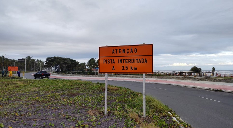 Após desabamento e formação de cratera na Orla Sul, rodovia permanece interditada por 30 dias