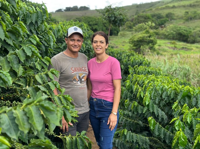 Família assentada investe em cafeicultura na Zona da Mata de Alagoas